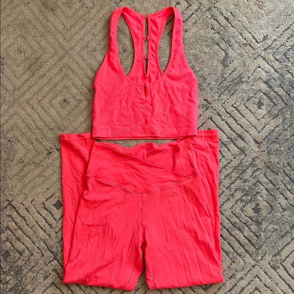aerie Pants - Aerie Pink Leggings and Sports Bra Set